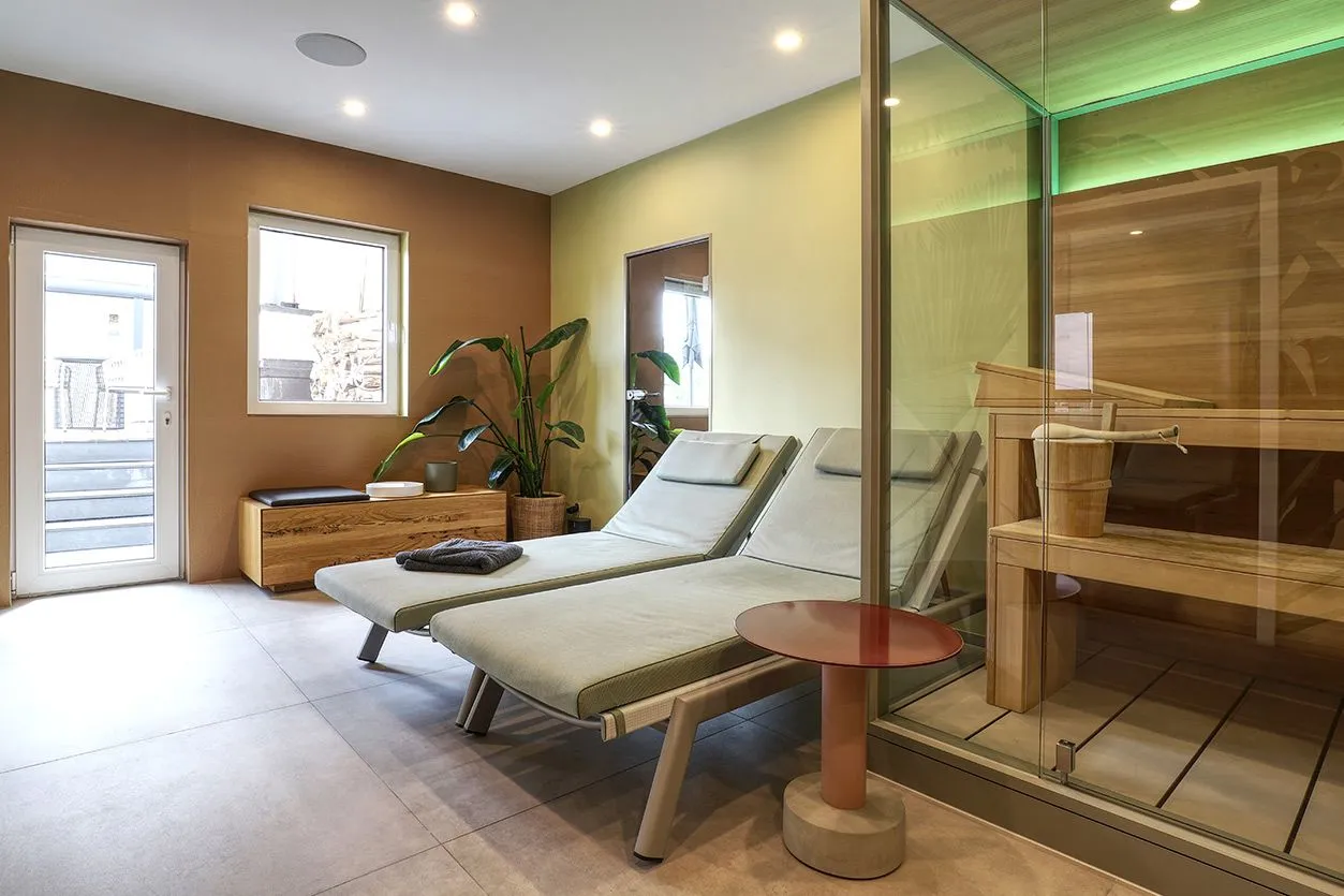Badsanierung Wellness-Spa-Bad mit Sauna im Raum Kronberg