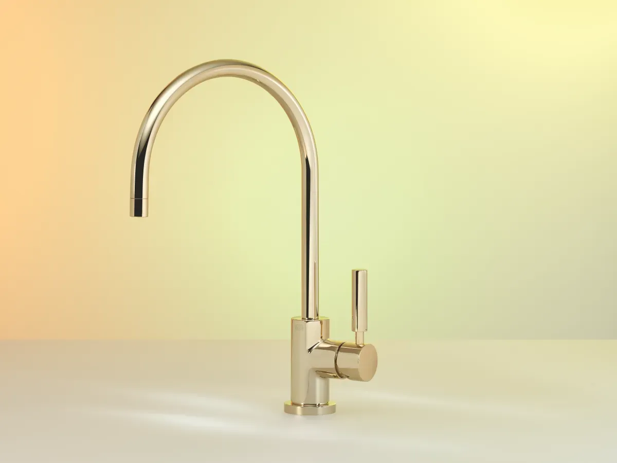 Dornbracht TARA in Durabrass — Bad-Armatur mit warmem Messing-Finish