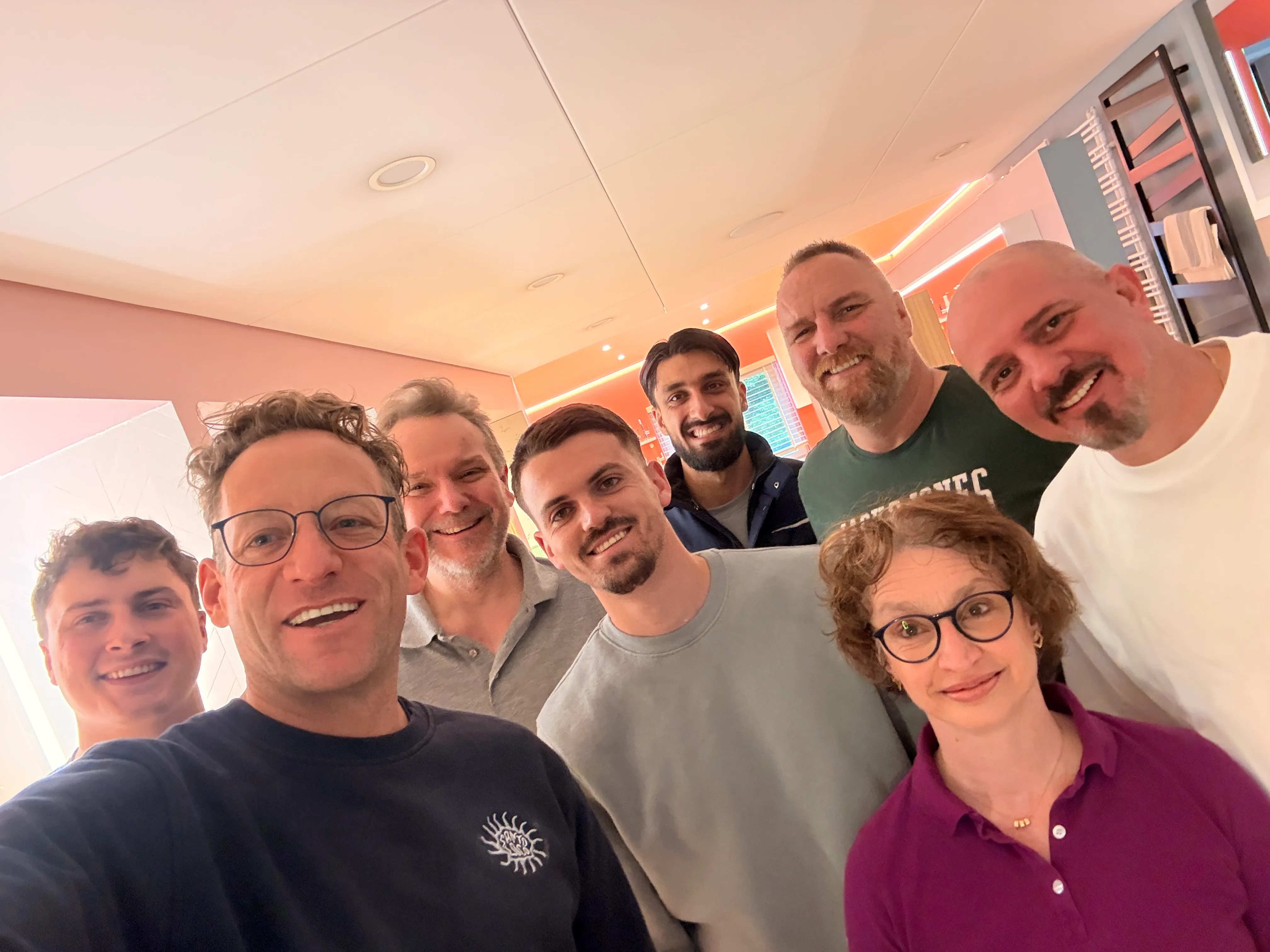 Teamfoto des Koch-Teams in der Aqua Cultura Badausstellung in Oberursel